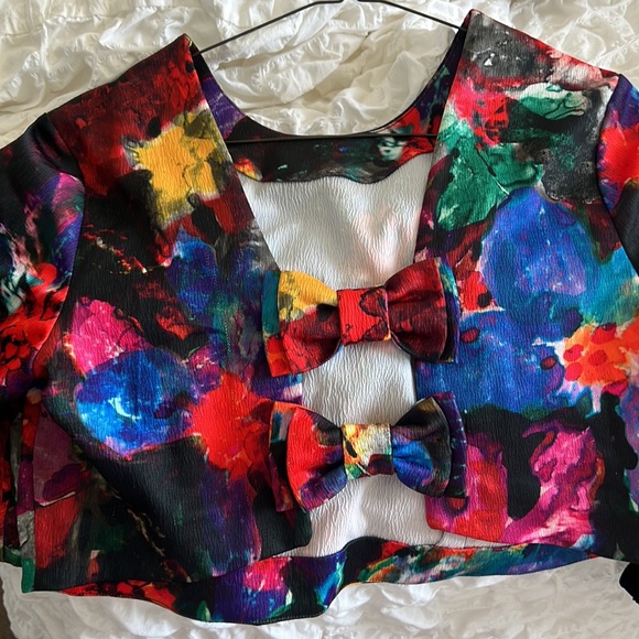 Floral crop with exposed back and bows - Picture 7 of 7